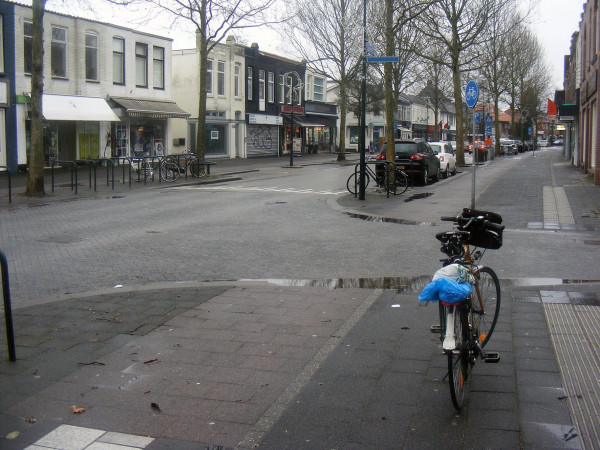 Straat in regen.jpg