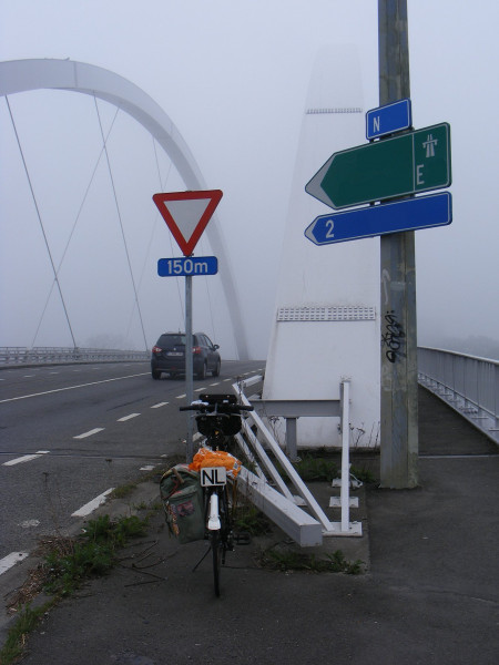 Brug in mist.jpg