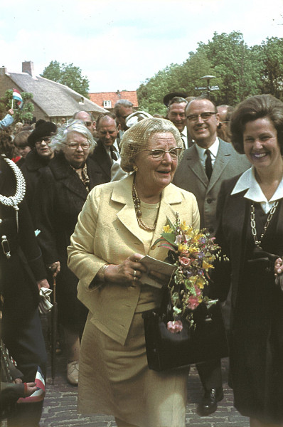 Juliana in Blaricum 7-6-'74.jpg