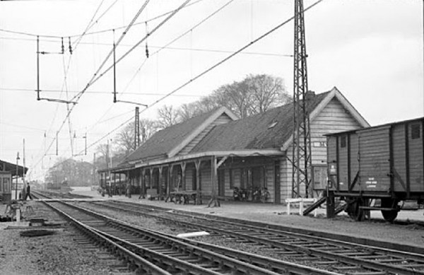 Houten station Beverwijk.jpg