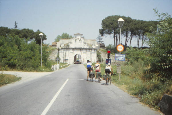 19830715-A la memoire de Georges Rossini.jpg