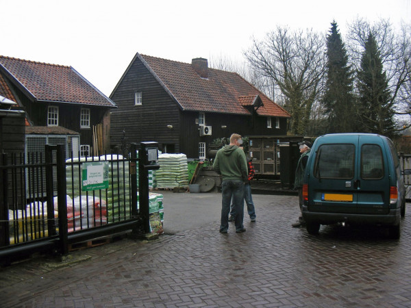 Houten bedrijfspand.jpg