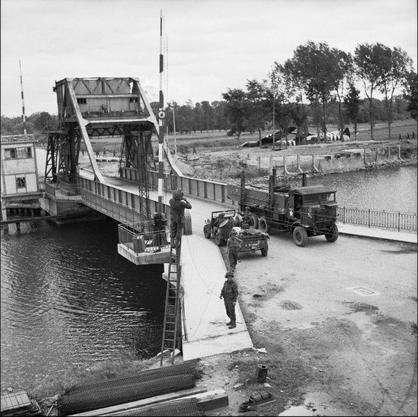 Pegasus bridge.jpg