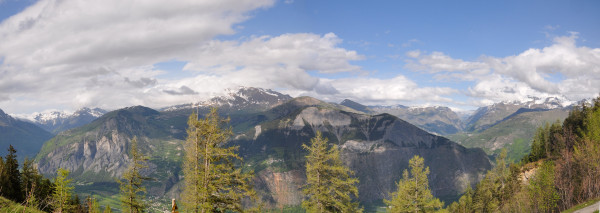 Alpe dHuez 297-298.JPG (2.53 MiB) 931 keer bekeken Alpe dHuez 297-298.JPG