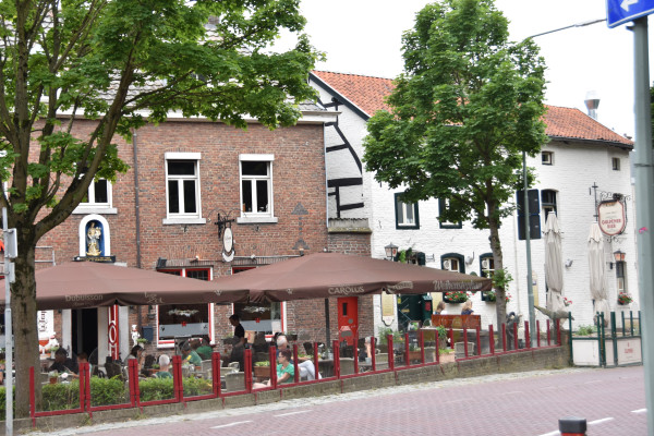 Dorpsplein.jpg