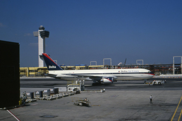 Airport JFK.jpg