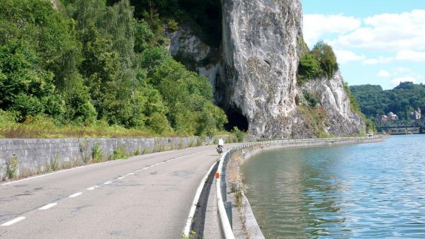 Givet-Dinant - 2012-08-27 P1110050.jpg (279.9 KiB) 3959 keer bekeken Givet-Dinant - 2012-08-27 P1110050.jpg