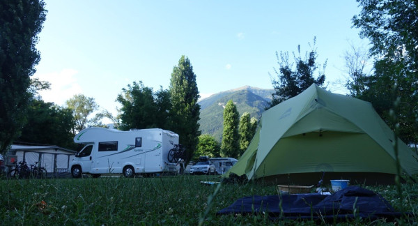 06-9-camping.JPG