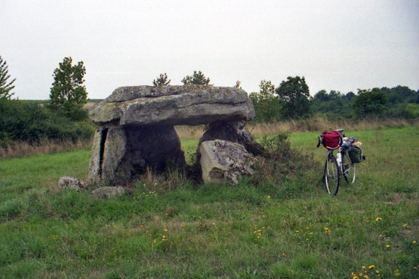 Dolmen.jpg