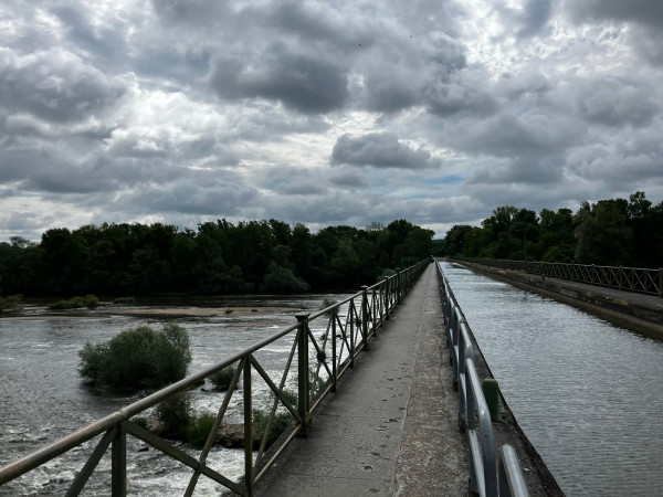 Pont Canal de Guetin.jpeg