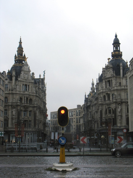 Deftige hoekgebouwen.jpg