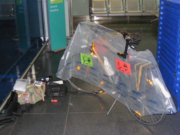 Fiets op Dublin Airport.jpg