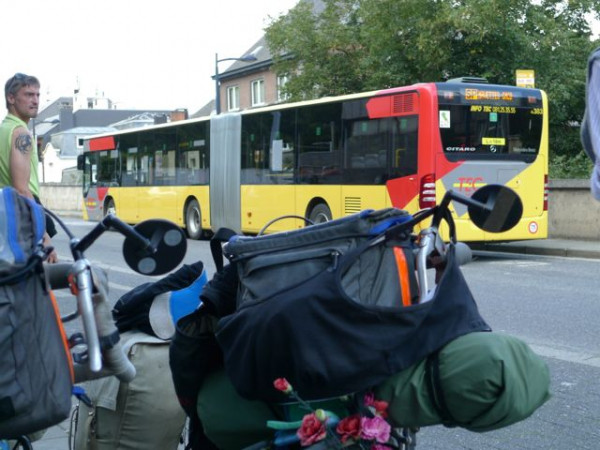 NMBS-SNCB zet bussen in.jpg