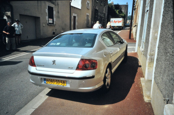 Peugeot 407.jpg