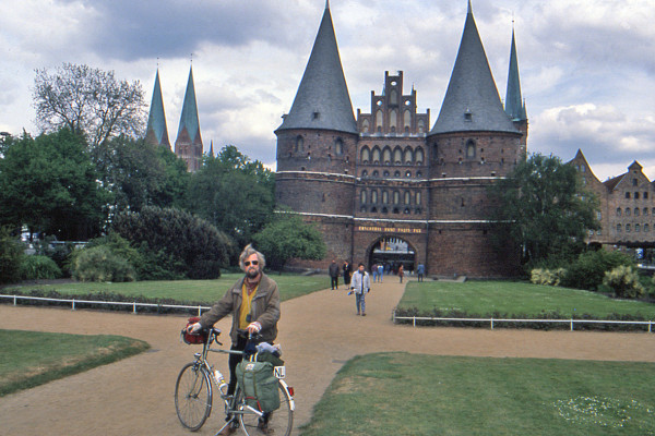 Holstentor Lübeck 1991.jpg