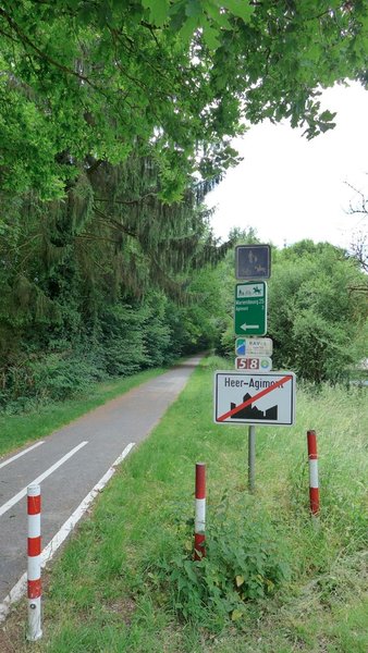 RAVeL2 - 2017-06-13 - Heer-Agimont - P1020392.JPG.jpg (278.41 KiB) 2976 keer bekeken RAVeL2 - 2017-06-13 - Heer-Agimont - P1020392.JPG.jpg