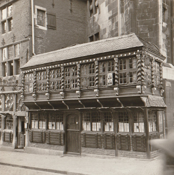 Aachen aanbouwsel stadhuis.jpg