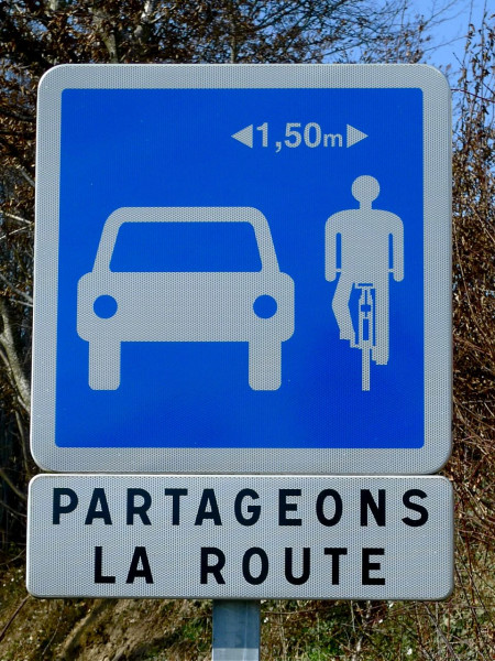 Partageons la Route 1,5m 2.jpg